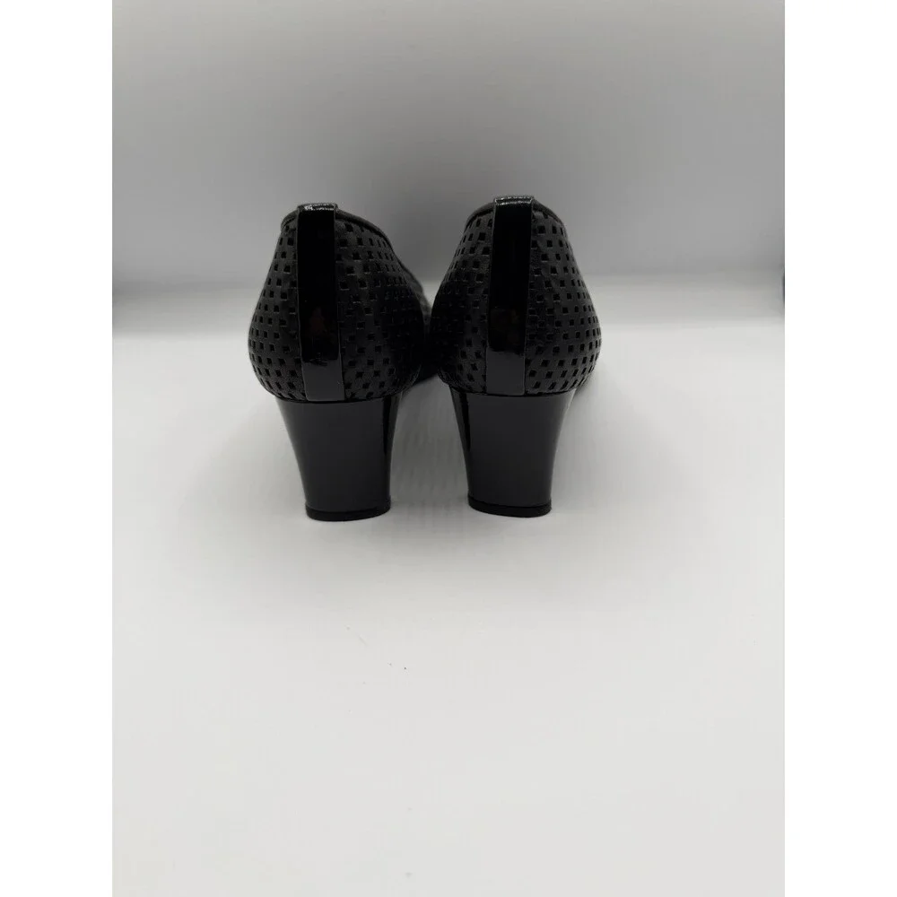Stuart Weitzman Womens Perforated Slip On Leather Heels Size M6.5